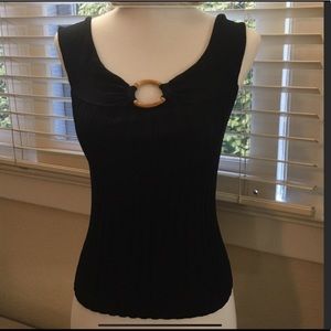 Lovely Sleeveless Sweater w/bamboo detail